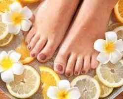 Hot Essential Oil & Stones Pedicure