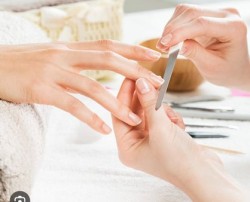 Deluxe Manicure